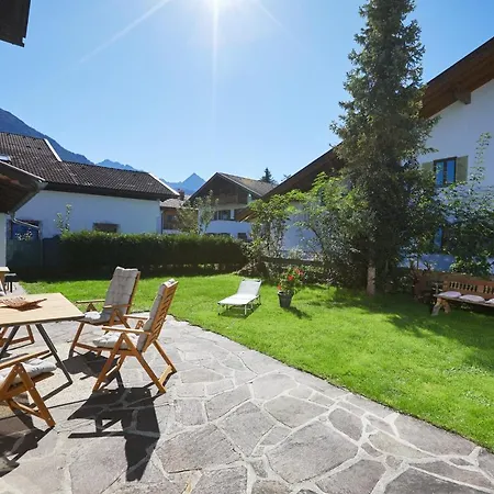 Ferienwohnung Zum Hirschgarten Krün Esterno foto